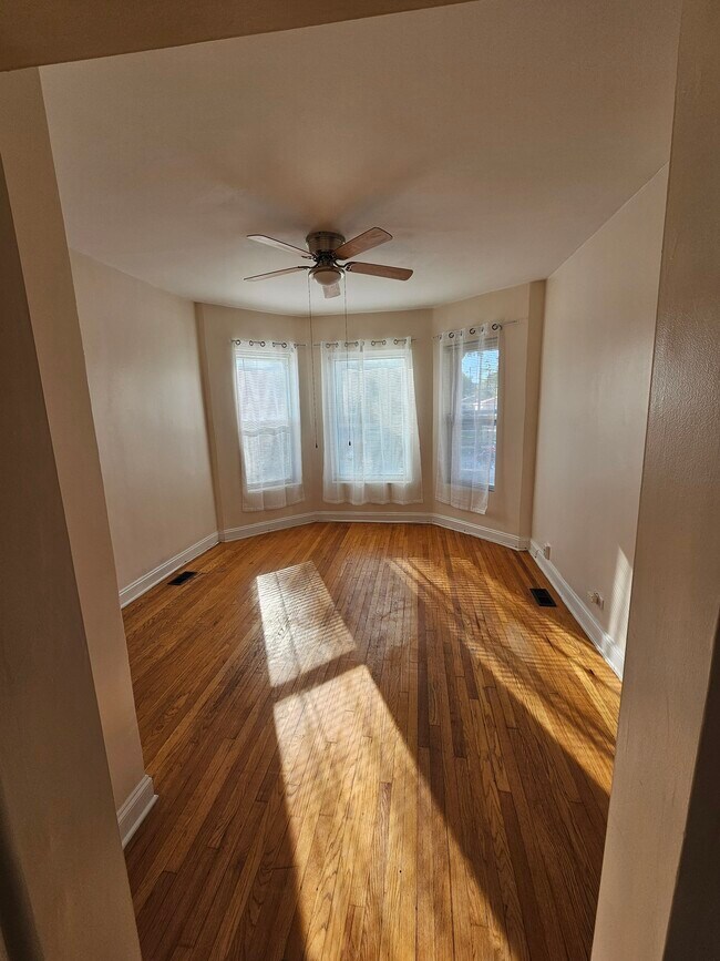 Foto del edificio - 719 S Central Park Ave