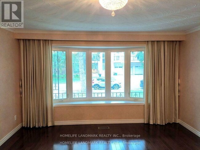 Photo du bâtiment - 165 Fred Varley Dr