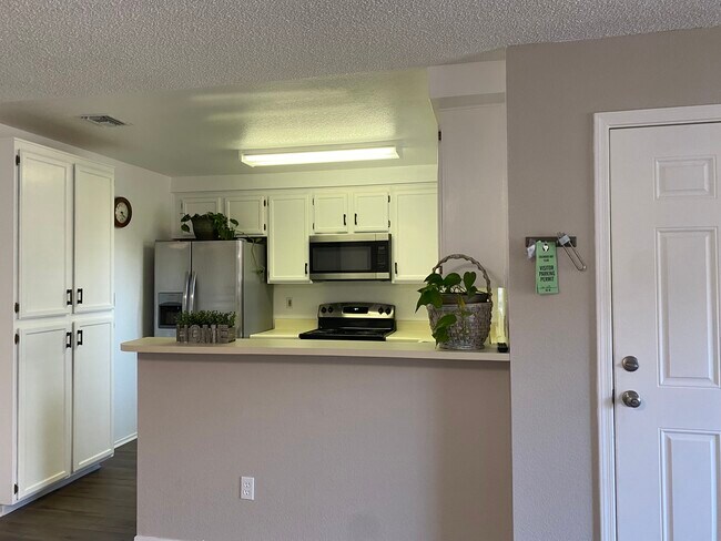 Foto del edificio - 2160 Highpointe Dr