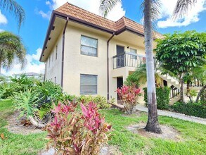 Building Photo - 7149 Golf Colony Ct