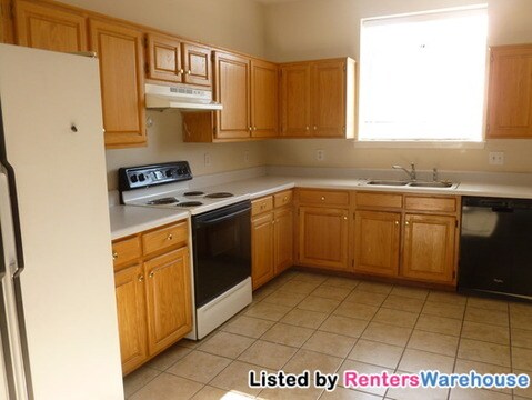 Building Photo - 410 Leisure Ln