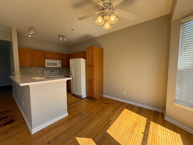 Foto del edificio - 1315 Chestnut Ln