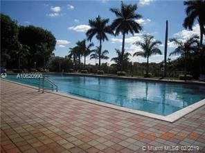 Building Photo - 9340 Fontainebleau Blvd