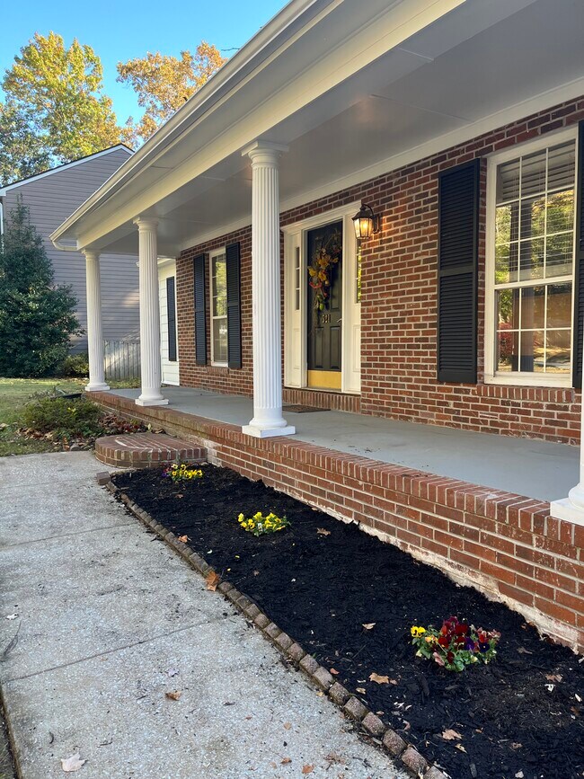 Building Photo - 521 Hickory Woods Rd