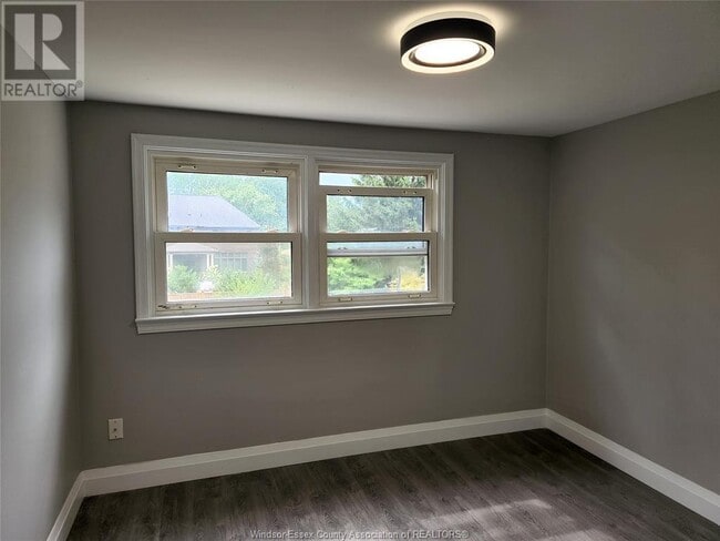 Building Photo - 4221 Kennedy Dr E