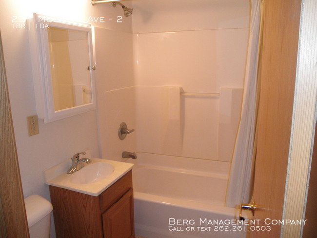 Building Photo - Crestwood Apartments