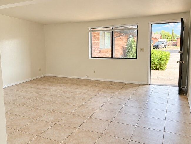 Foto del edificio - 5458 E Willard St