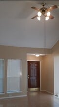 Building Photo - 8527 Ashlawn Dr