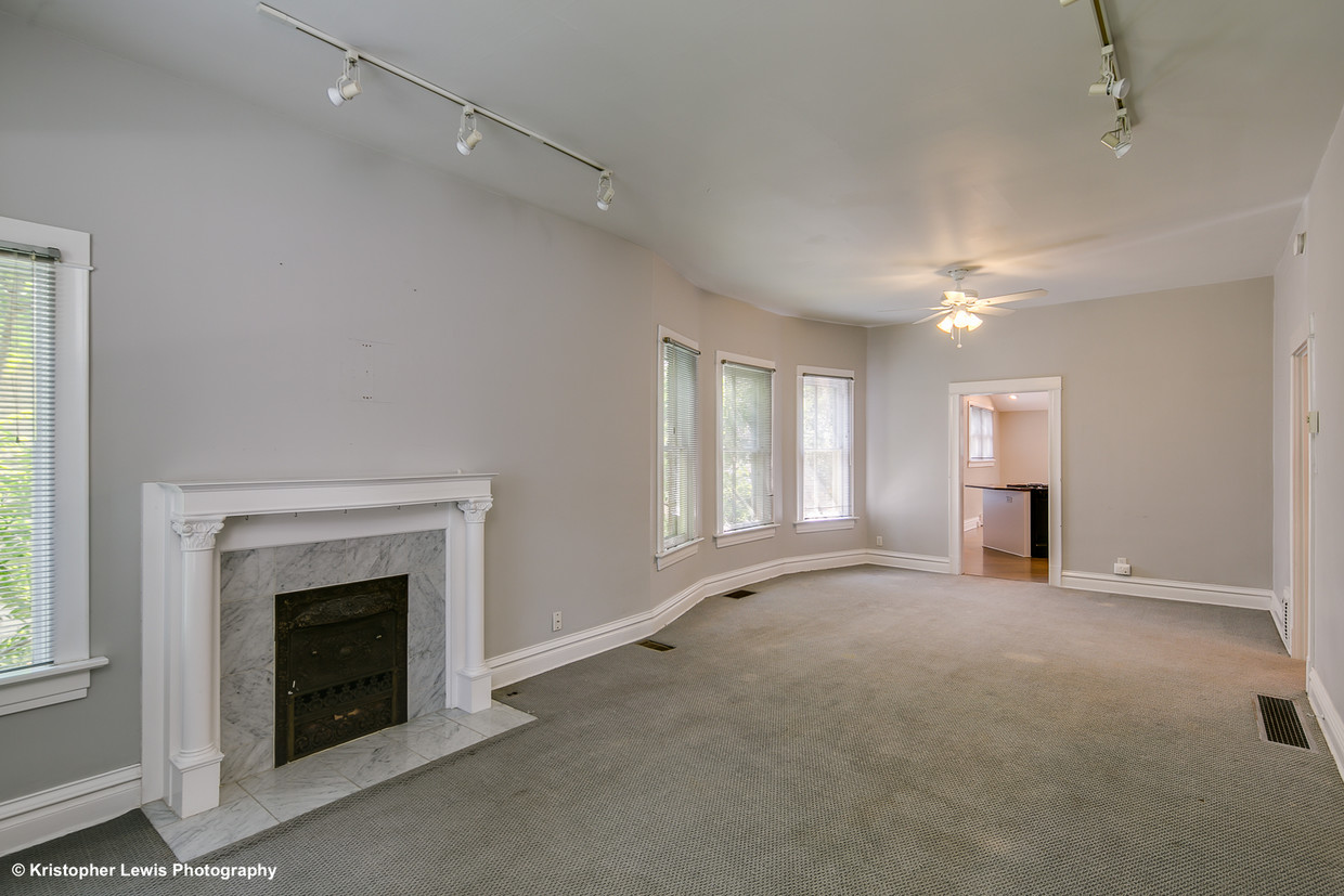 Foto principal - 245 S Corona St