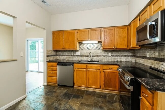 Building Photo - 1101 Gretna Green Dr