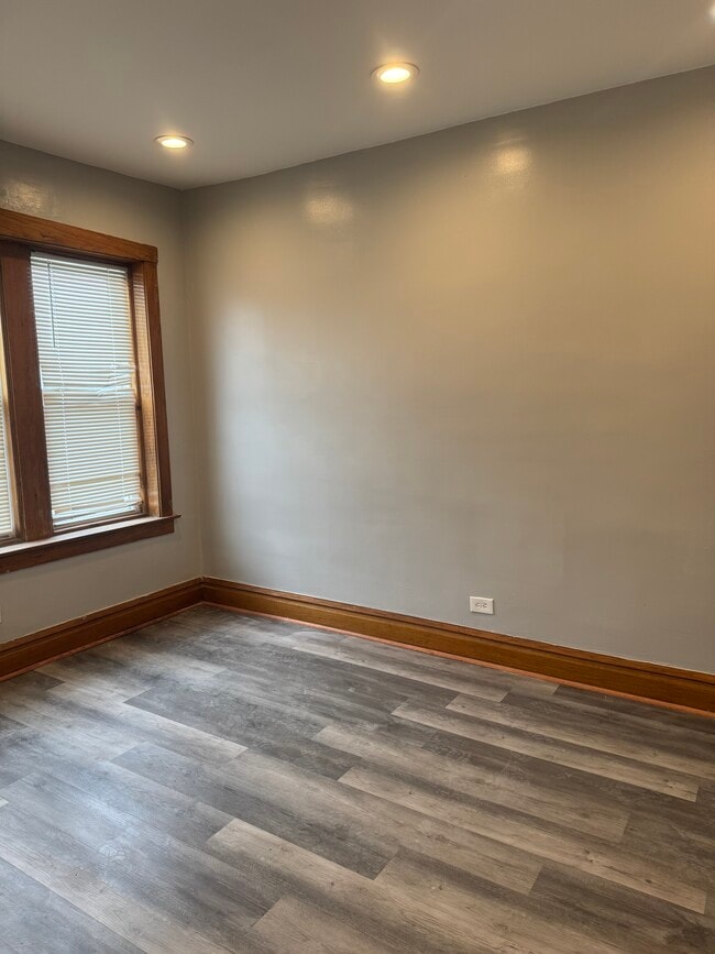 Foto del edificio - 5924 S Maplewood Ave
