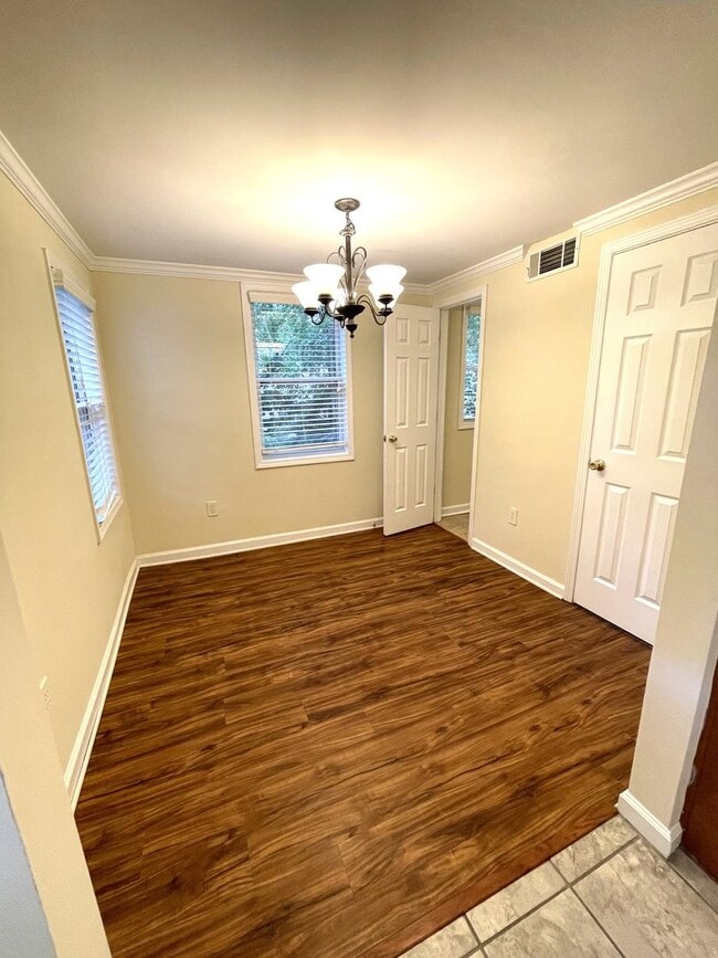 Foto del edificio - NormalTown 2br House - Fall 2026 Prelease