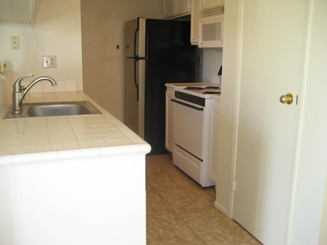 Foto del edificio - 72673 Raven Rd