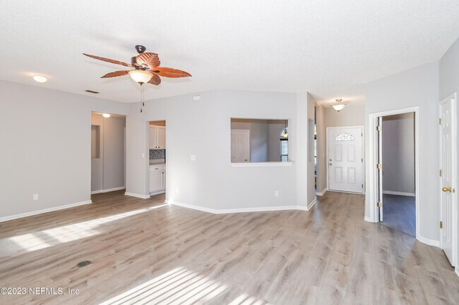 Foto del edificio - 95142 Twin Oaks Ln