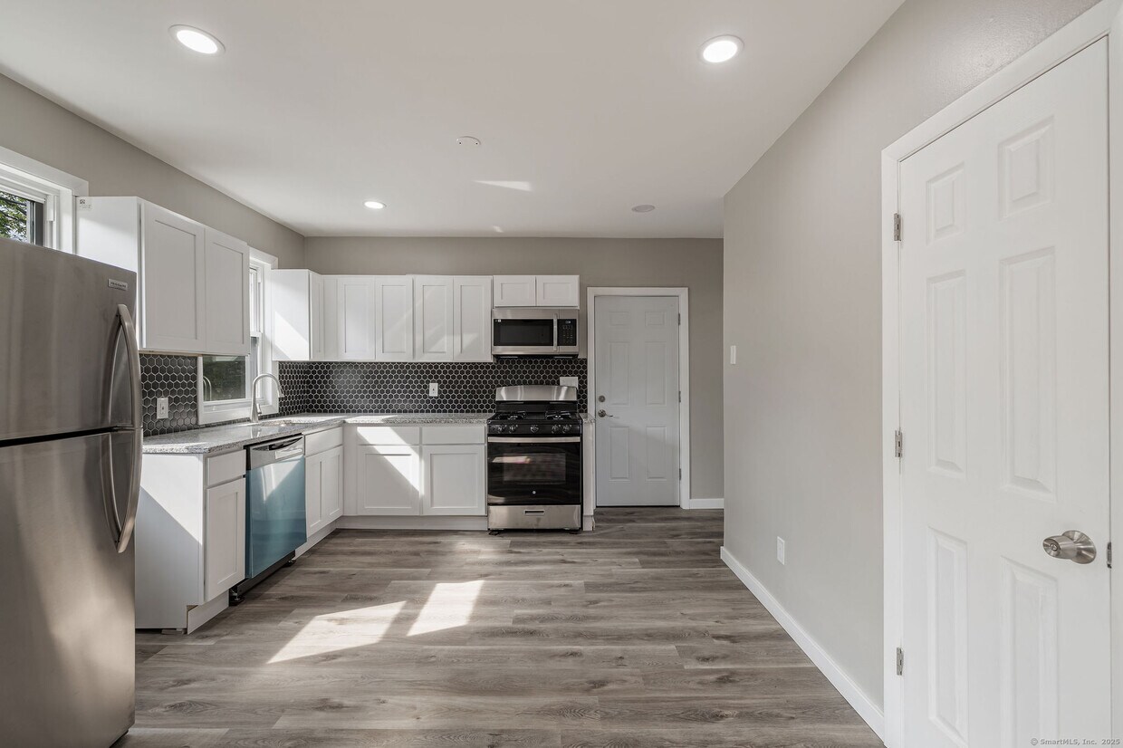 Foto principal - 121 Hillview Ave