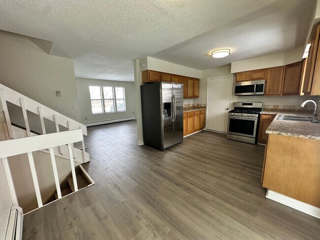 Foto del edificio - MOVE IN SPECIAL! Cozy 5 bedroom 2 bath Home - Erie