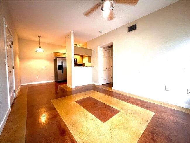 Building Photo - 2106 Cullen Ave