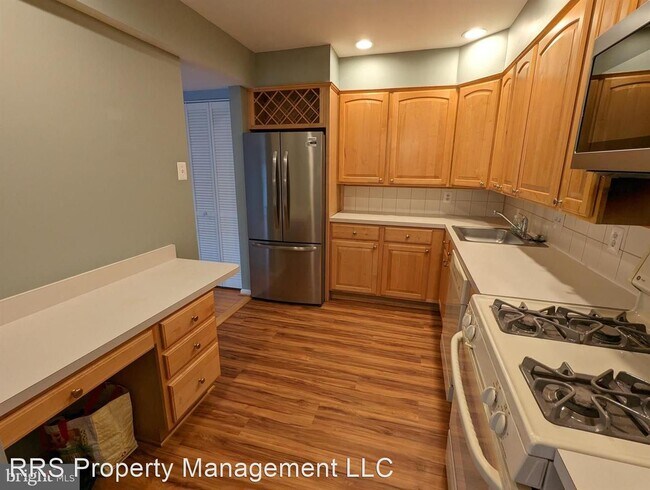 Building Photo - 1 br, 1 bath House - 9900 Georgia Ave  #27...