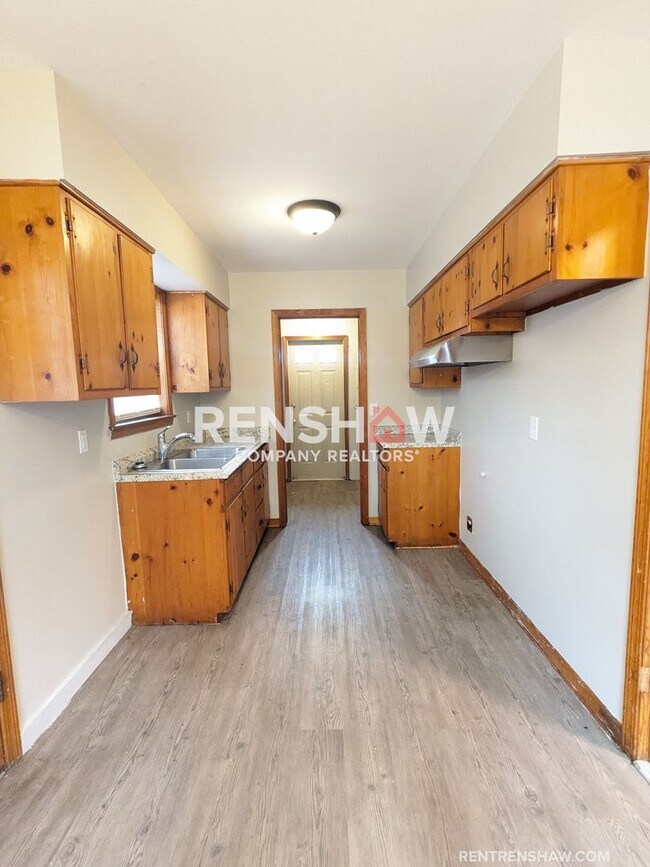 Foto del edificio - Enchanting 3 Bedroom / 1.5 Bath - Parkway ...