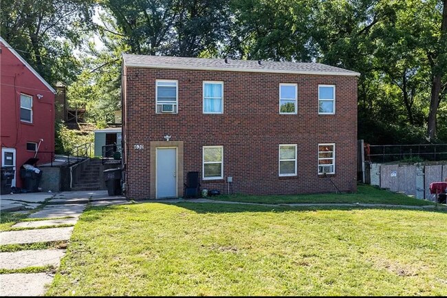 Building Photo - 612 Bancroft St