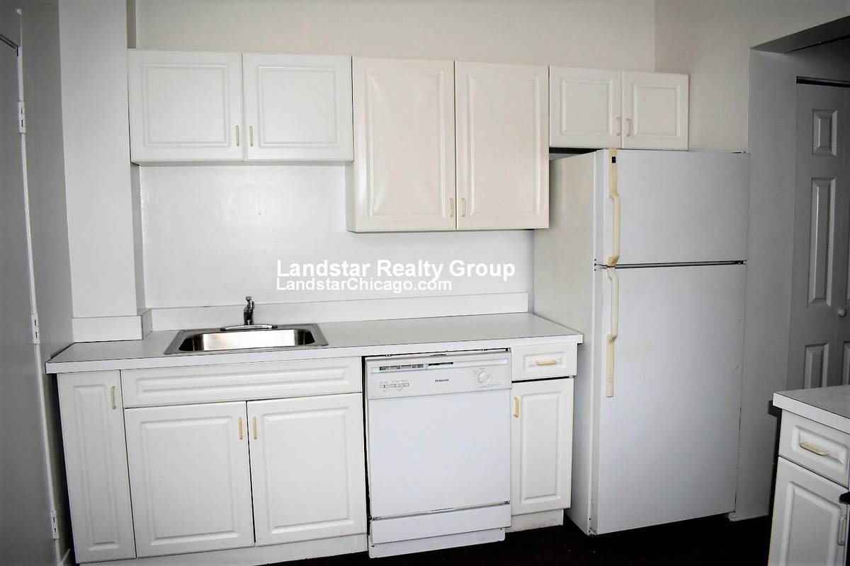 Primary Photo - 1153 W Webster Ave