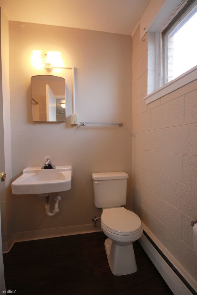 Building Photo - Studio, 1 bath Apartment - 309 N 5th St #6