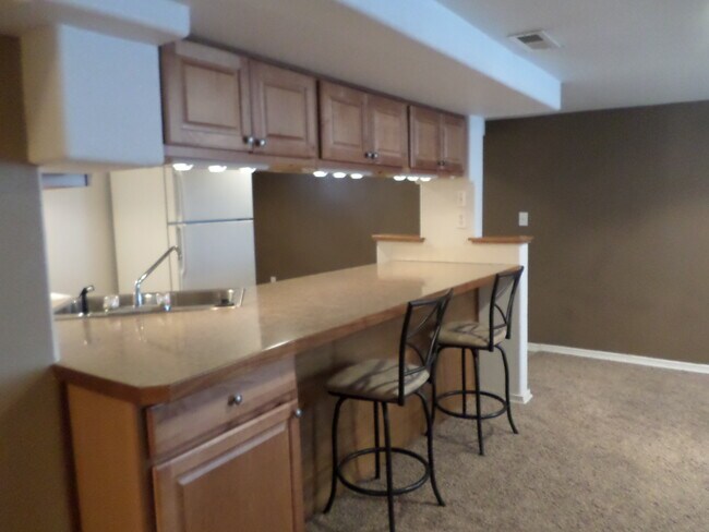 Building Photo - 1521 10th Ave