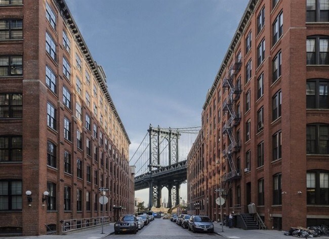 Building Photo - Gair 2