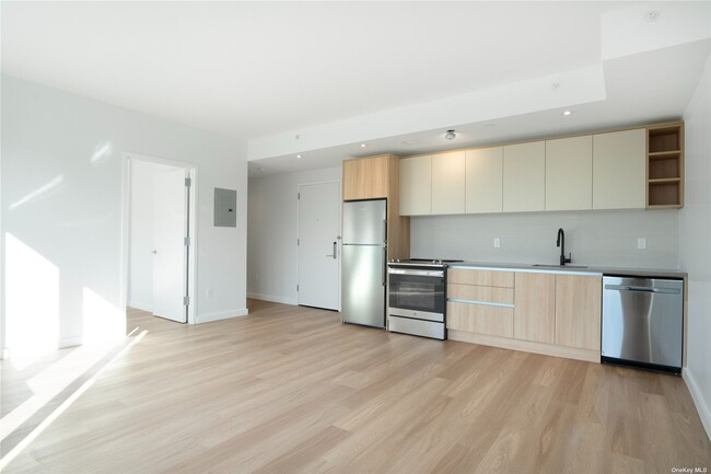 Foto del edificio - 160-14 Hillside Ave.