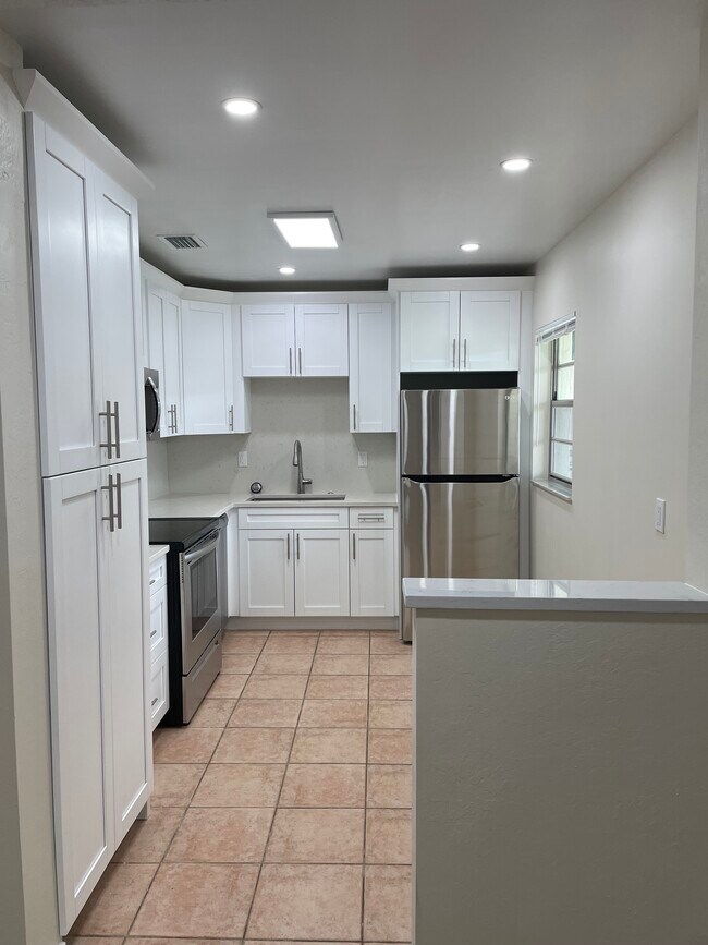 Kitchen - 4958 Viceroy St
