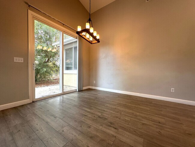 Foto del edificio - Single Story 3 bed, 2 bath in Brentwood Garin Ranch