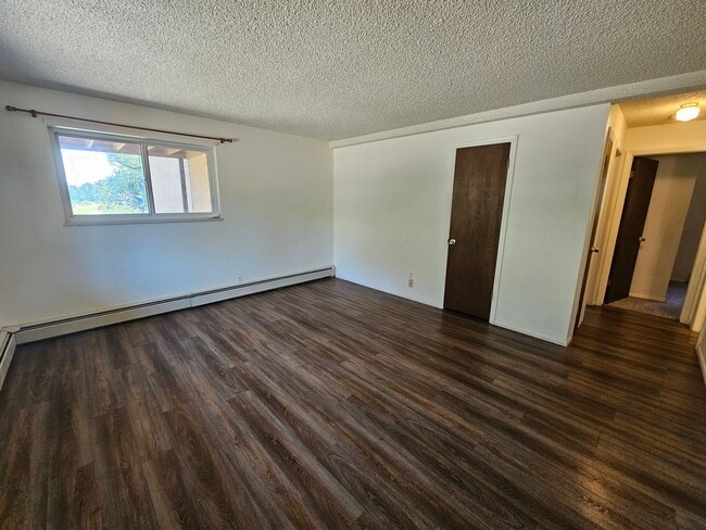 Foto del edificio - Ute Pass Ave (10215)