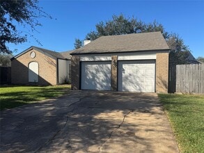 Building Photo - 2522 Palace Dr