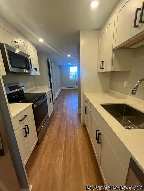 Building Photo - 132 Sherman St