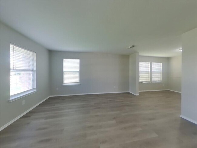 Foto del edificio - 7926 Chatham Springs Ln