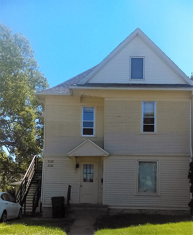 Building Photo - 2126 Olive St