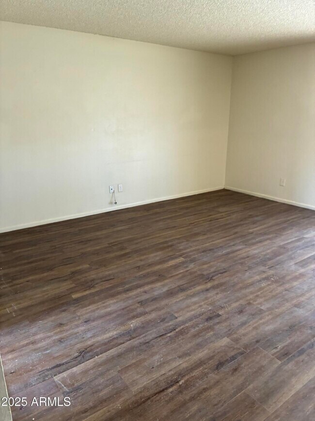 Foto del edificio - 2205 W Curry St