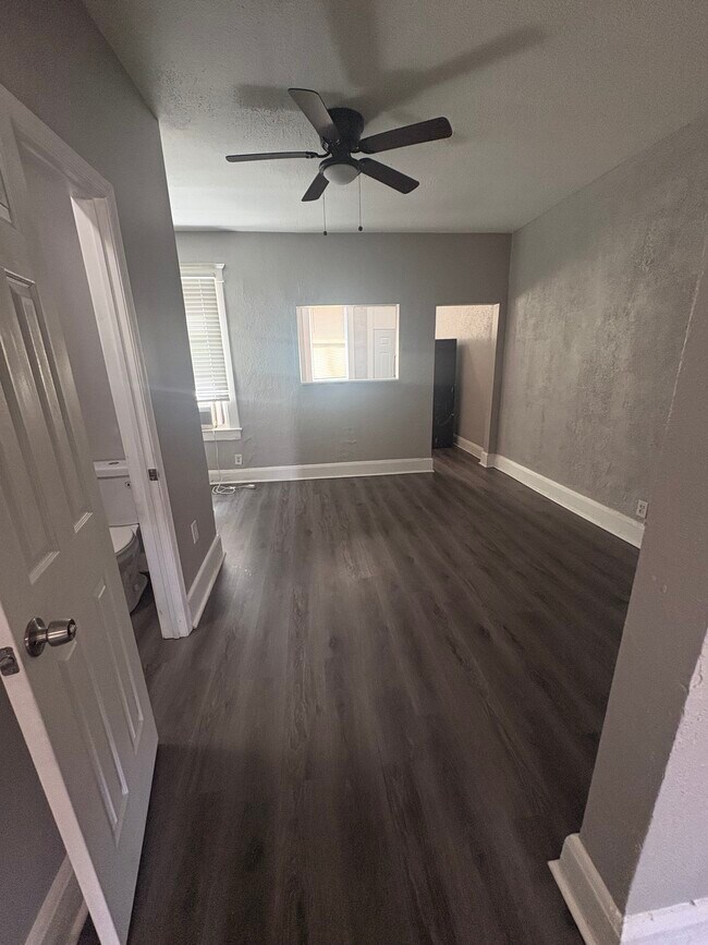 Foto del edificio - 3309 Presstman St