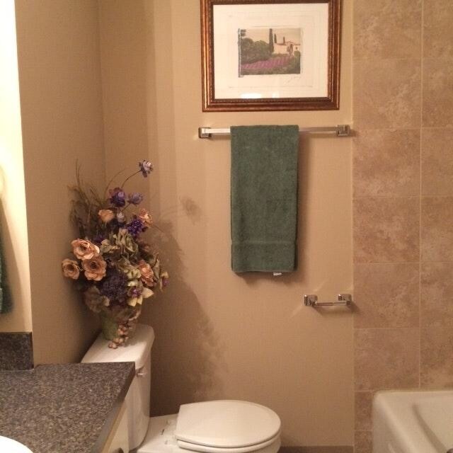 Hall Bathroom - 819 S Main St