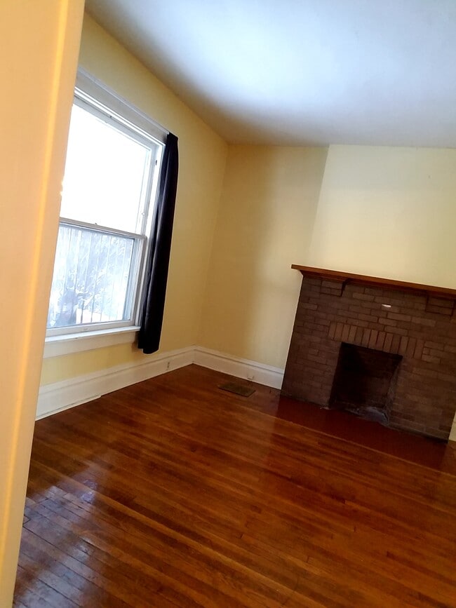 Building Photo - 2535 Summit Street