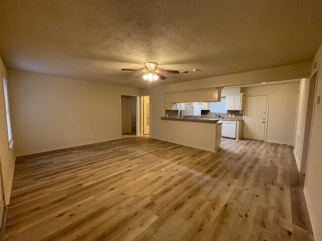 Foto del edificio - 14745 Liberty St