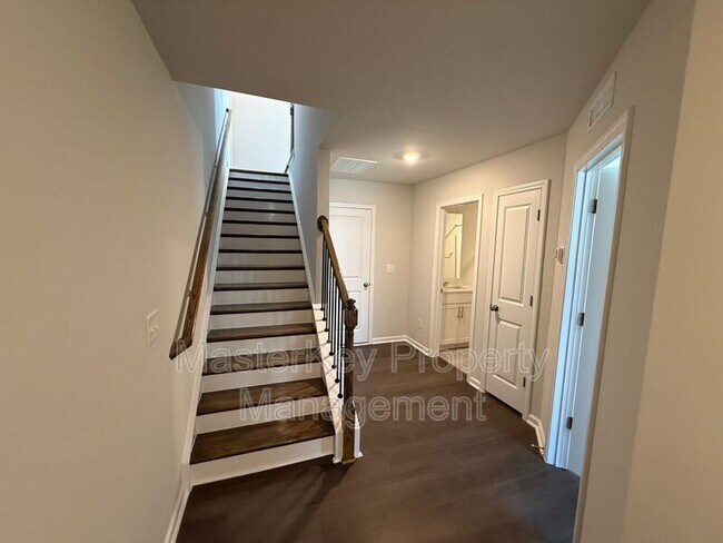 Foto del edificio - 329 Deercroft Dr