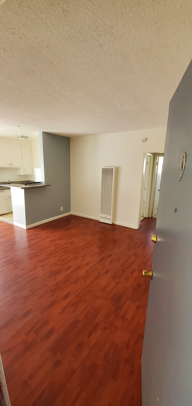 Foto del edificio - 12767 Caswell Ave
