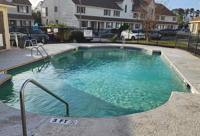 Foto del edificio - 510 Fairwood Lakes Dr