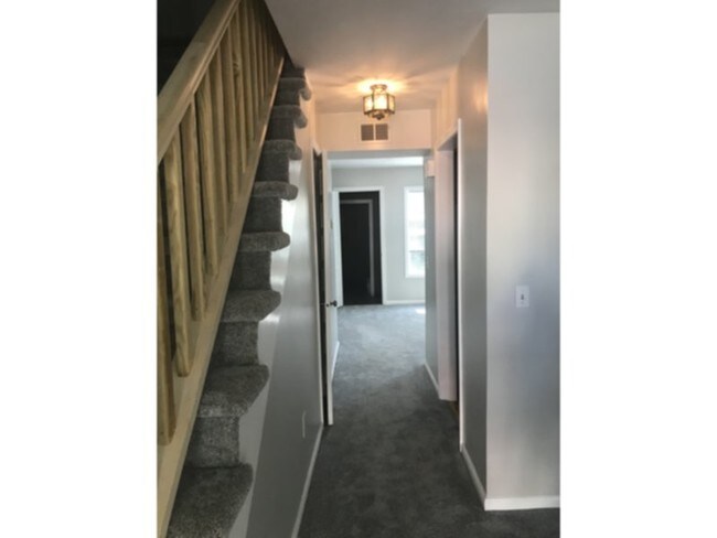 Building Photo - 213 Lester Place, Christiansburg, VA 24073