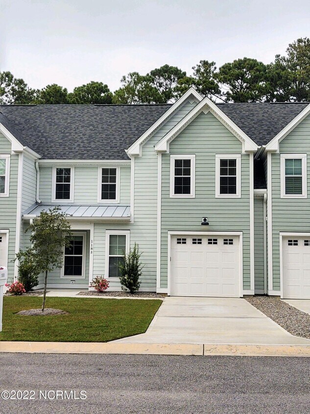 118 West 14th Street, Southport, NC 28461 Townhome Rentals in