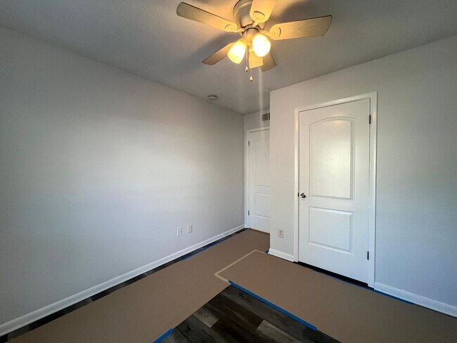 Building Photo - 3507 Nutmeg ~ Hillendale West