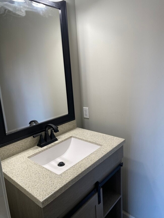 Building Photo - 1704 Sunrise Point