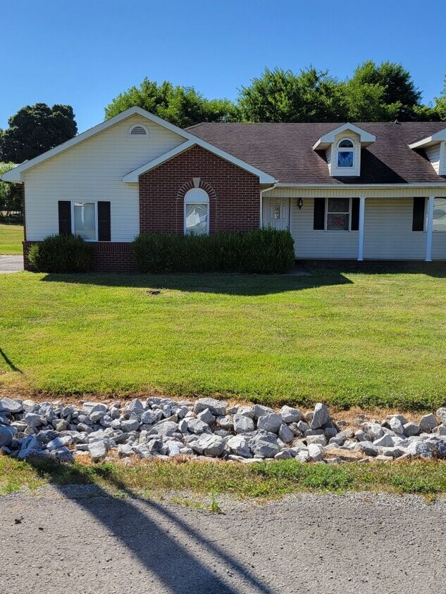 121 Cheyenne Dr Unit 121, Campbellsville, KY 42718 Apartments in