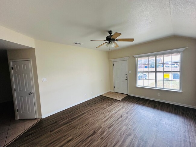 Building Photo - 3bd/2bd in Troy, TX